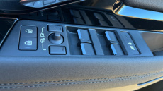 Land Rover Range Rover Evoque 1.5 P300e R-Dynamic SE 5dr Auto Hatchback